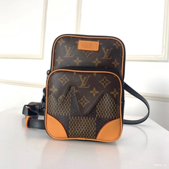 BAG NIGO AMAZONE SLING LOUIS VUITTON 0717